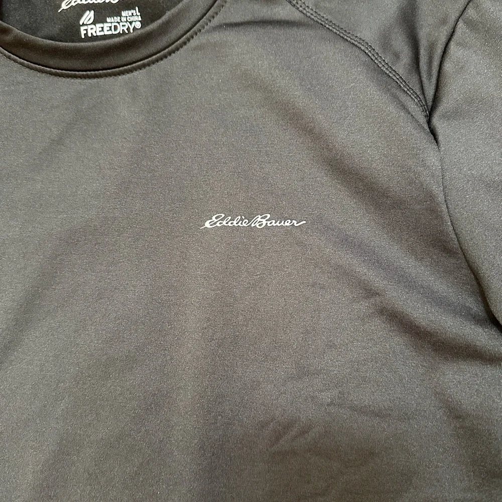Eddie Bauer Men's Black FREEDRY Athletic Tee - Picture 2 of 9